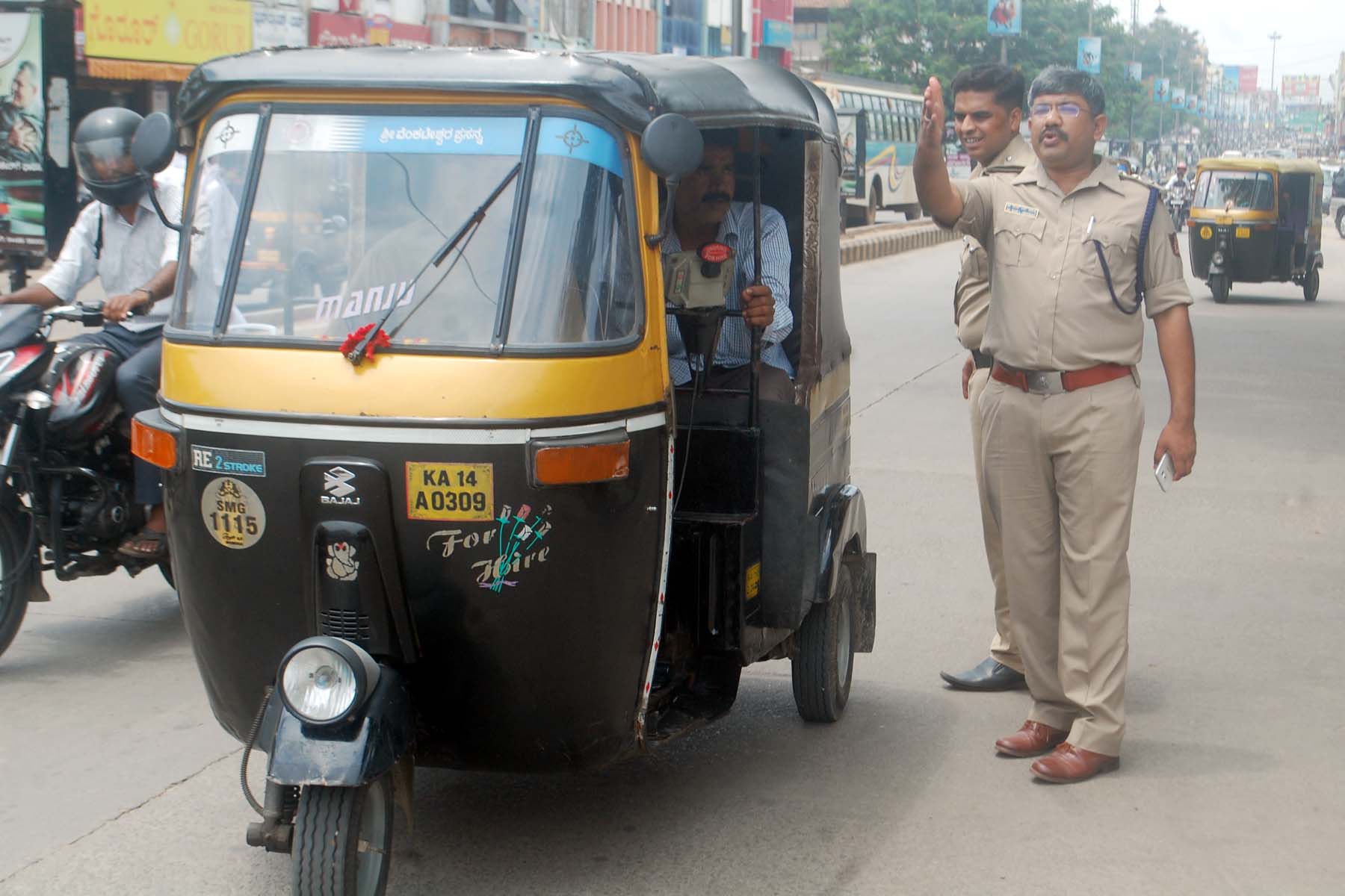 ನಿಯಮ ಉಲ್ಲಂಘಿಸಿದ ಆಟೊ ಚಾಲಕರಿಗೆ ಕೇಸ್